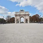 Louvre 1-Min Walk Elegant Studio