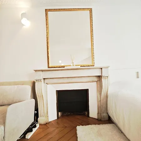 Louvre 1-min Walk Elegant Apartment Paris